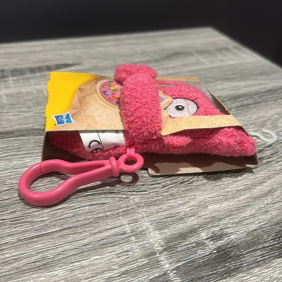 NEW: Uglydolls: Moxy to-Go - Stuffed Plush Clip Toy - Picture 4 of 7